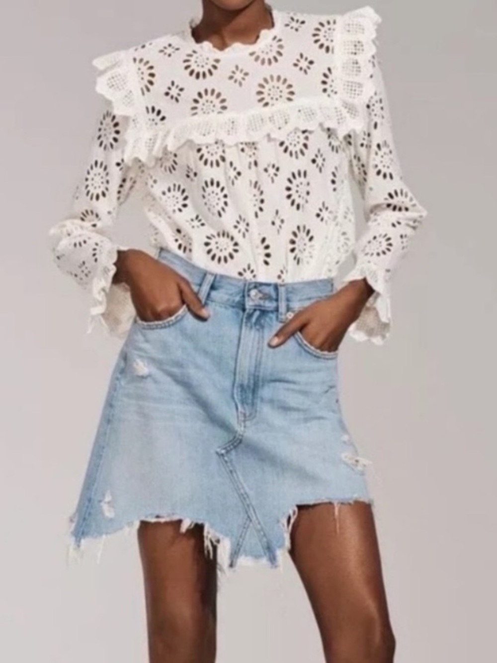 ZARA High-Rise Distressed Rw Hem Denim Skirt